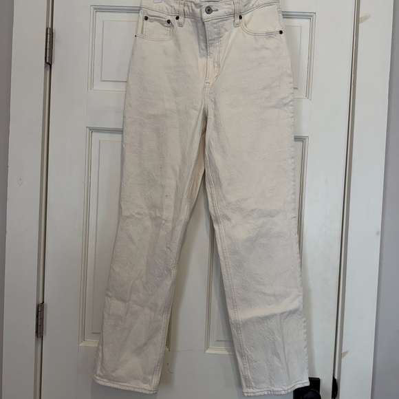 Abercrombie & Fitch Denim - Abercrombie & Fitch Cream The 90’s Straight Ultra High Rise Jeans
